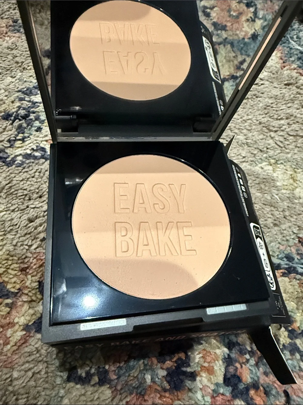 HUDA BEAUTY Easy Bake & Snatch Pressed Powder - Peach Pie (Peach)